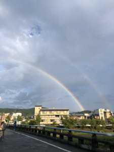 雷雨と自主練と二重の虹と